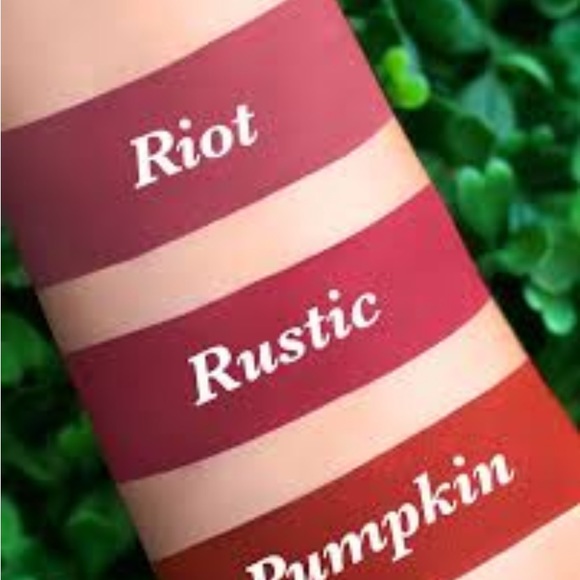 Lime Crime Velvetine Matte Liquid Lipstick in Riot BNIB - Picture 4 of 13